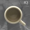 KaffeetassemitPerlenhenkel2.jpg Keramiktasse mit Perlenhenkel – Geschwungenes Design – Beige – 250 ml
