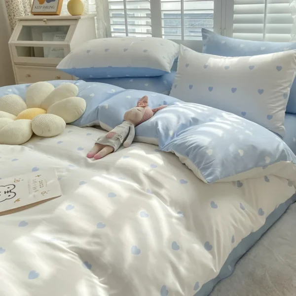 S262213b4af2b4cf2812648912433ab1dC.webp Ins Blue Love Heart Bedding Set Soft Bed Flat Sheet Pillowcase Women Girls Duvet Cover Twin Full Queen Size Home Textiles